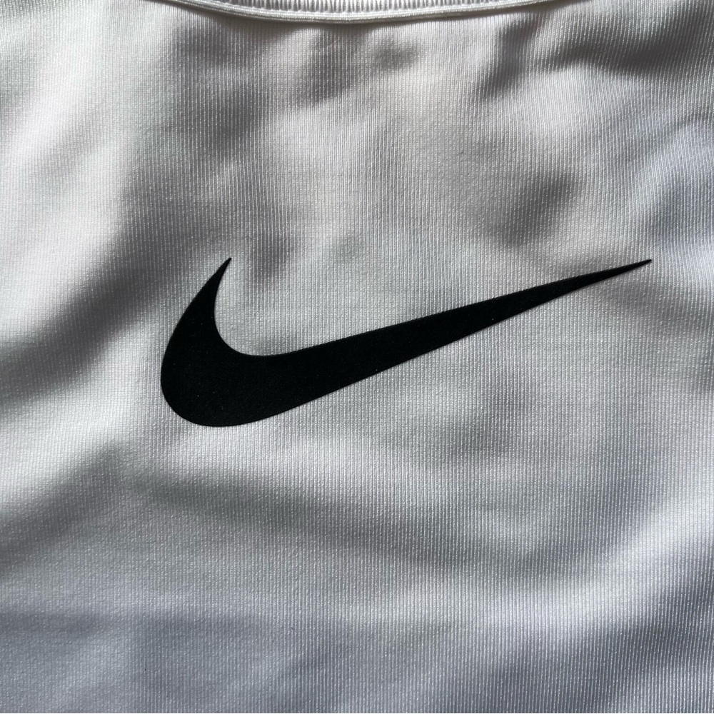 Nike Swoosh Plus Size White Dri-FIT Medium Support Sports Bra Size 2X - Picture 8 of 9